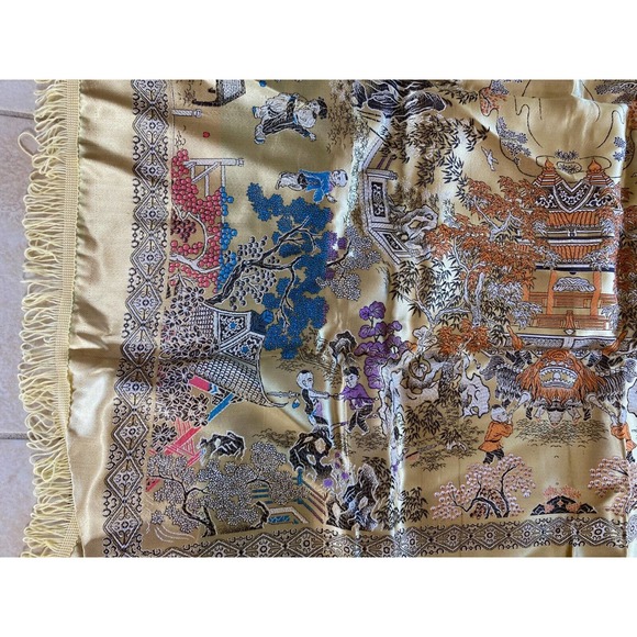 Vintage Asian Tapestry Brocade Piano Shawl Gold Chinese 48" Tablecloth Excellent - Picture 8 of 12
